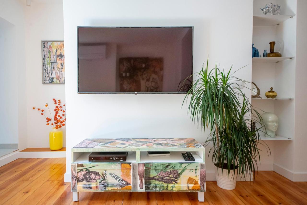 Serene Hideaway In Chiado Lisbon Luaran gambar