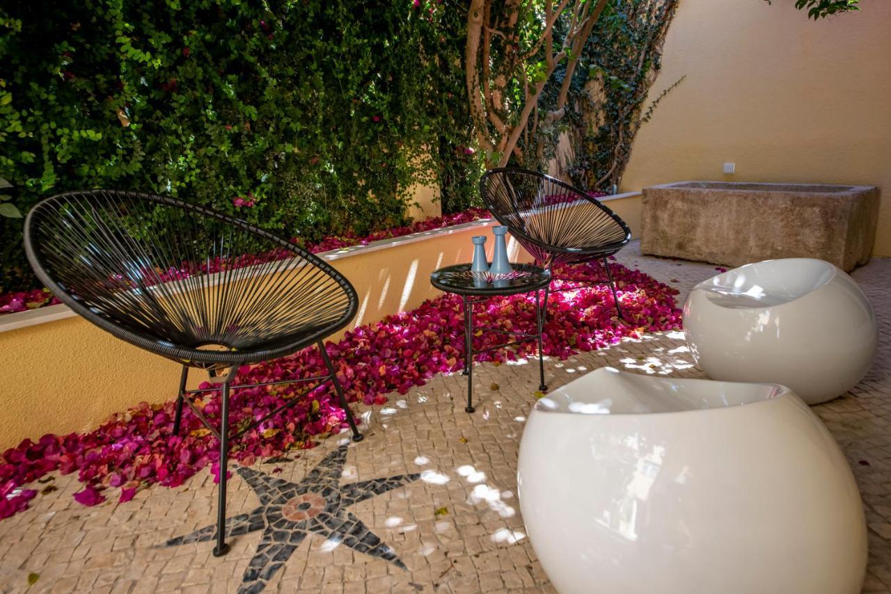 Serene Hideaway In Chiado Lisbon Luaran gambar