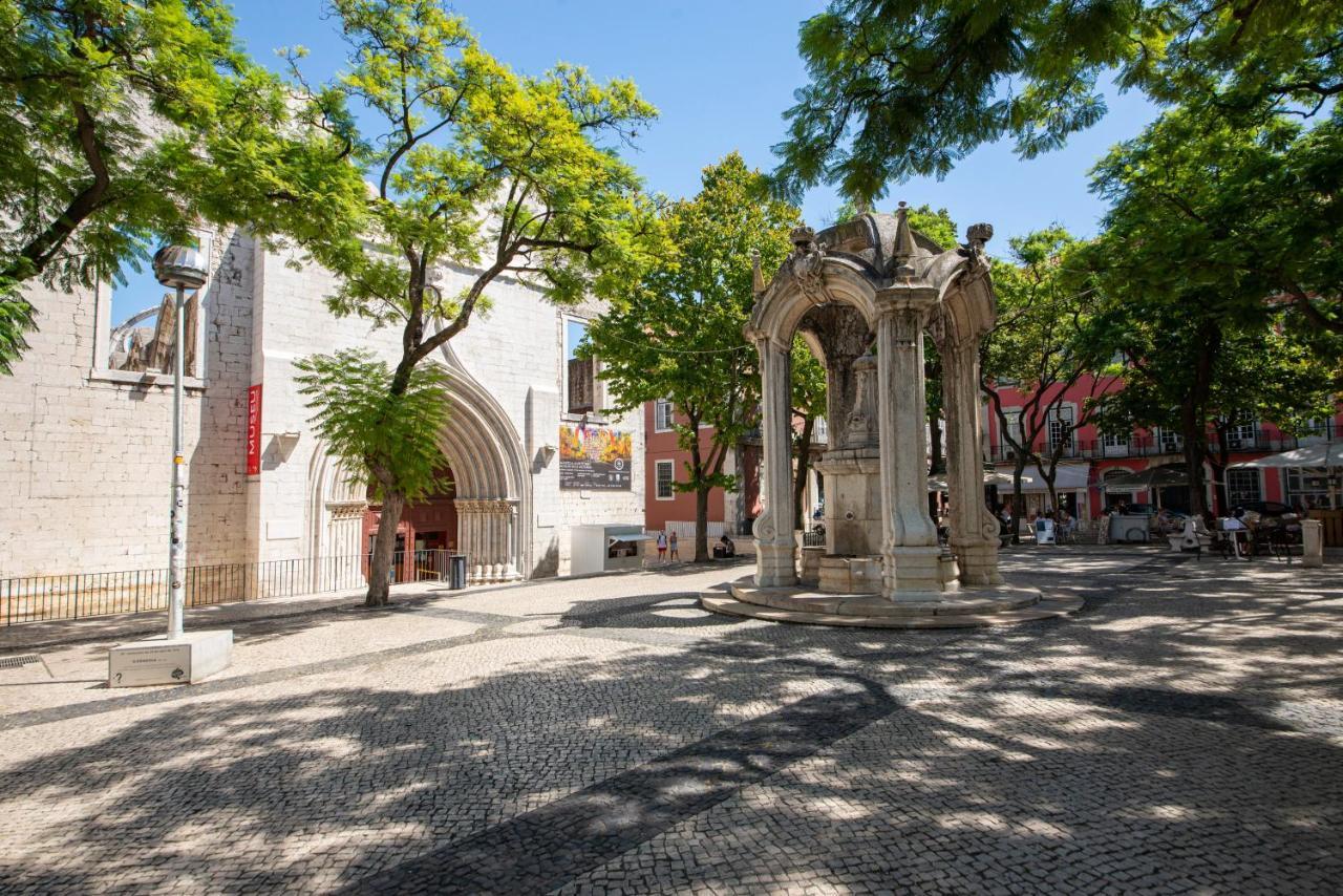 Serene Hideaway In Chiado Lisbon Luaran gambar
