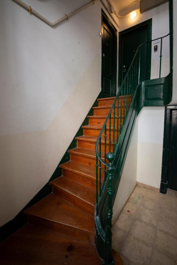 Serene Hideaway In Chiado Lisbon Luaran gambar